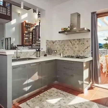Beautiful House In 아파트 포메르