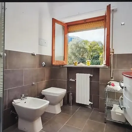Beautiful House In 아파트 포메르